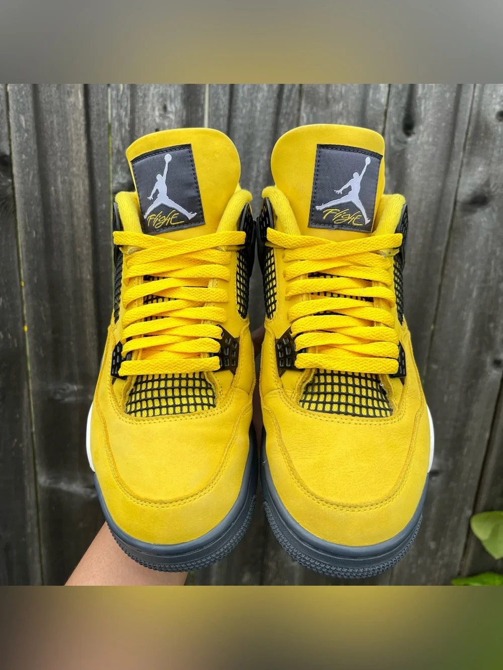 Nike air Jordan 4 lightning size 10 men